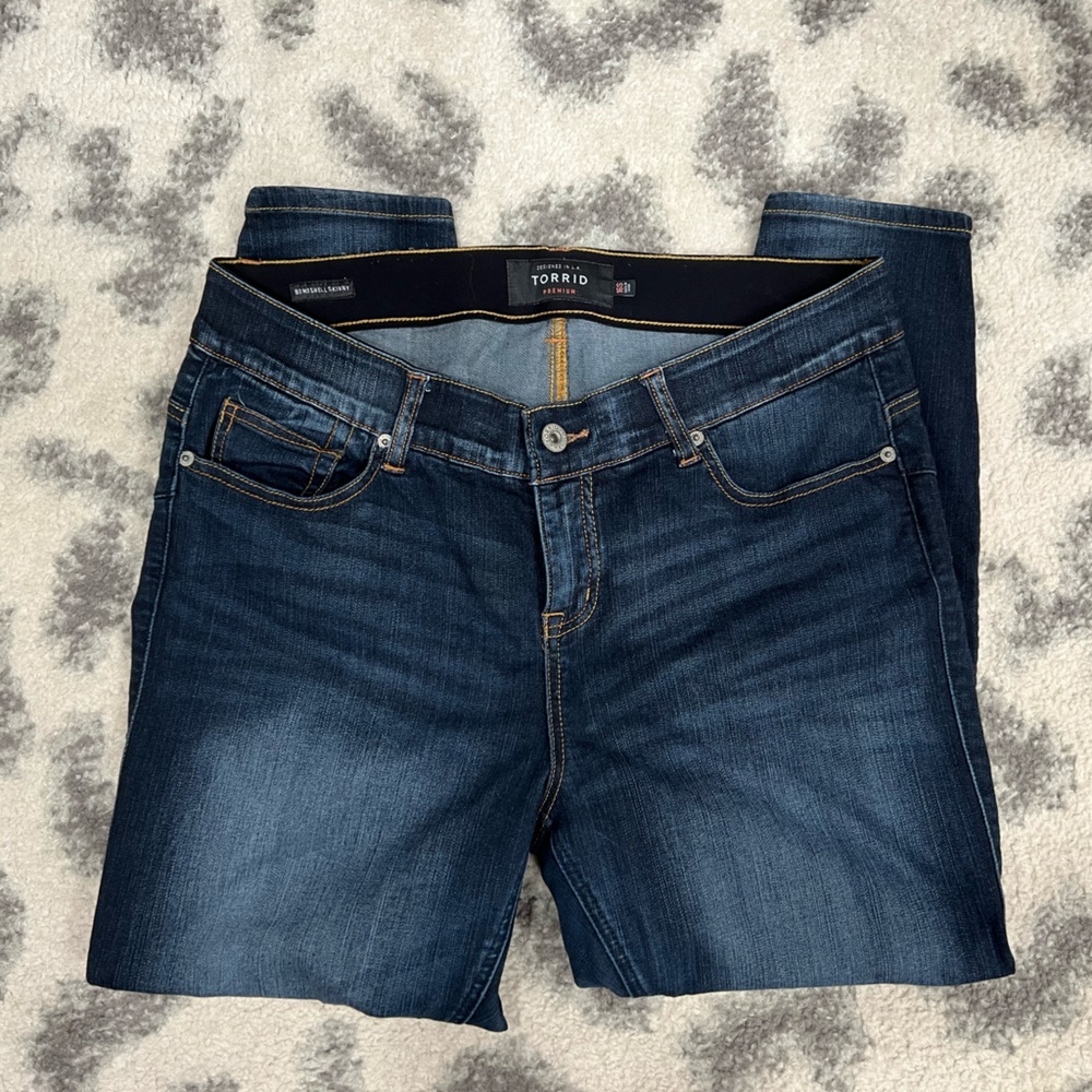 Torrid Bombshell Skinny - short